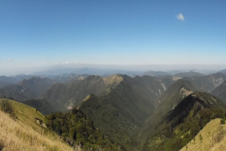 Monte Antola: Tra quattro regioni