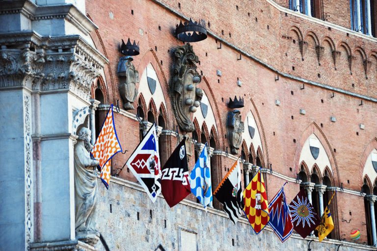 Palio di Siena tradizione italiana