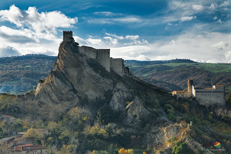 Castello di Roccascalegna – Tale of Tales