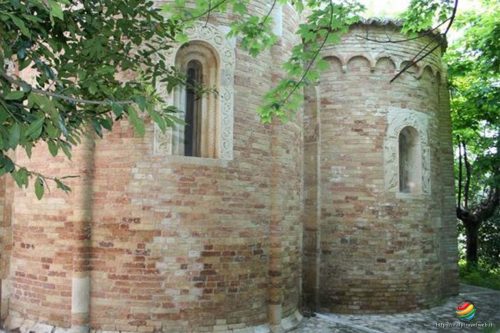 Santa Maria del Lago
