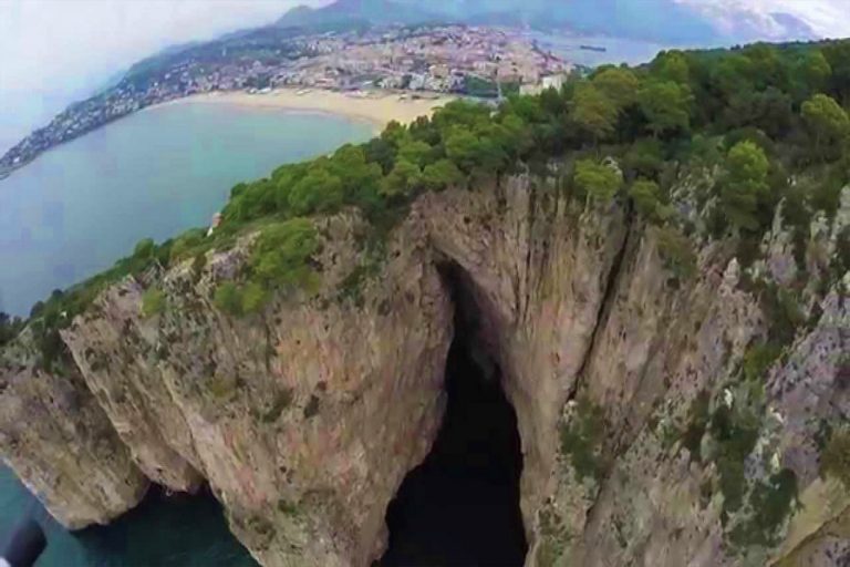 Gaeta e la Montagna spaccata