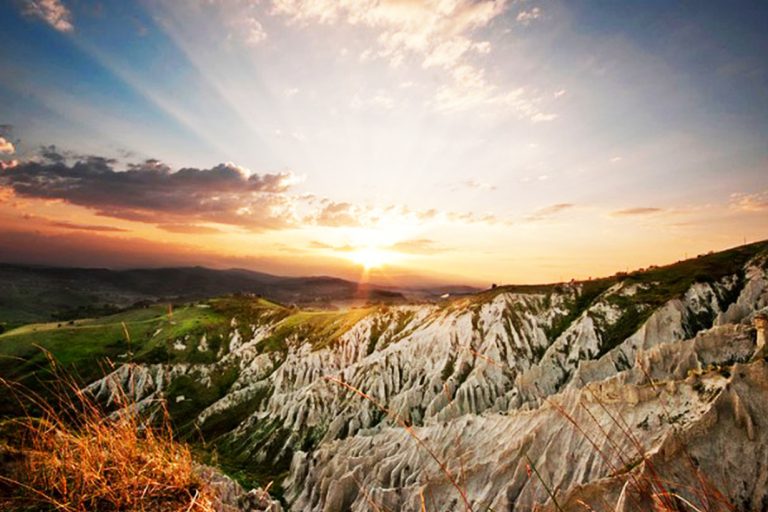 Riserva Naturale Regionale Calanchi di Atri | Oasi WWF | Grand Canyon Italiano